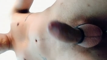 Fer Juega Con Su Juguete Nuevo Y Es Demasiado Rico