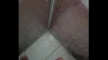 Punheta No Banho