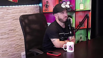 Os Pais Não Sabem Que Ele Faz Pornografia, E O Preconceito Por Ser Anão... - Pitoco