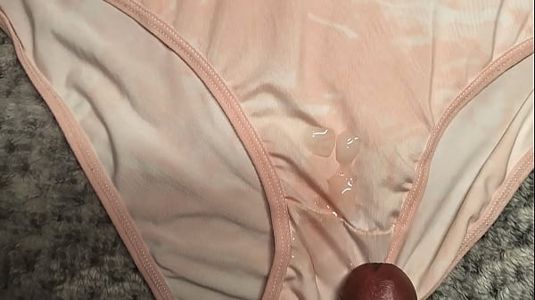 Me Corrí Sobre Los Panties Rositas De Mi Amiga Enfermera