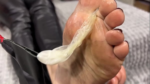 Dirty Feet And Lot Of Cum For Cuckold Pov