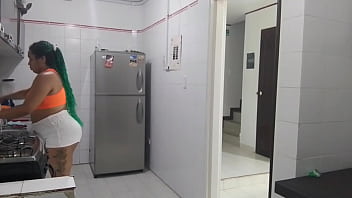 Me Follo Bien Rico A La Empleada De Servicio Mientras Me Prepara El Desayuno