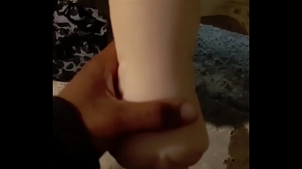 Oso Maduro Usa Su Juguete