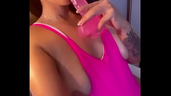 Rossy Chupando Y Mamando Dildo