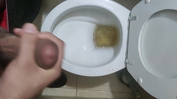 Batendo Punheta E Gozando - handjob, punheta, gozando, roludo - Video 960795