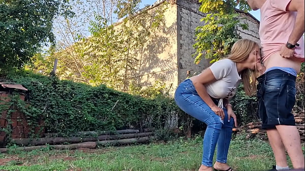 Mi Vecina Me Chupa La Pija En Mi Terreno