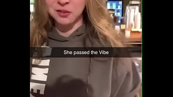 Novinha Gostosa Fica Espantada Com O Tamanho Da Esmeralda