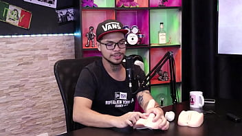 O Homem Sente Prazer Na Cabeça Do Pau, E A Buceta Da Mulher... - Lucky Japo (japonego)