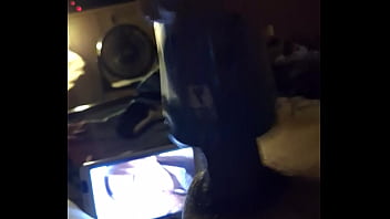 本人 - 自慰, 舔穴 - Unknown - 2025 - Wild - Show - Video 935872