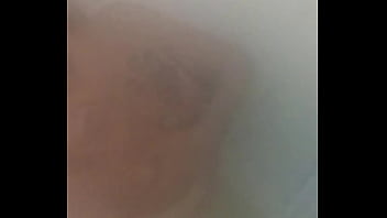 Le Gusta Ser Vista En El La Ducha 2