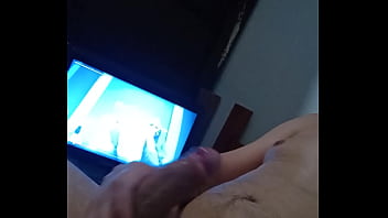 Gozando Vendo A Gostosa Socando Consolo No Cu