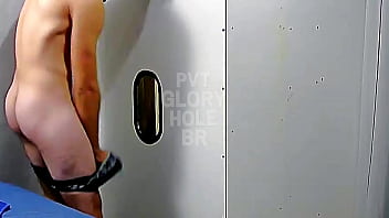 Mascarado Hetero Casado, Dotado E Uncut Veio Ter Sua Primeira Experi_ncia No Gh!!! (completo No Red)