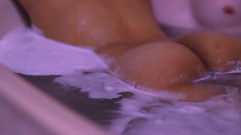 La madre de su amiga, con su ternura y sensualidad, despertaba en &eacute_l un deseo profundo que solo se saciaba en la intimidad del apartamento. - Teen-latina-hot-petite-real-cheating-hard-tight-orgasm-tiny-family-perfect-shy-desi-au - ID906507