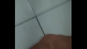 Pretinho Do Faz Tudo. Batendo Punheta Pra Mulher Do Amigo Ney...