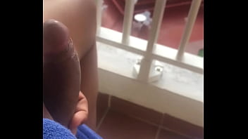 Me Hago La Paja En El Balcón Del Hotel