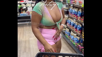 Kriss Hotwife No Supermercado