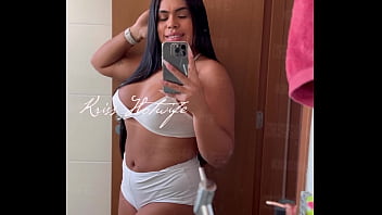 Kriss Hotwife - No Espelho Do Banheiro