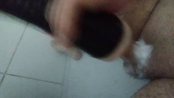 Brincando Com Novo Brinquedo