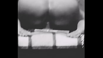 Putita Se Divierte Mientras Piensa En Su Tio