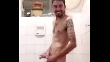 Eletricista Punheteiro, Goza No Banho