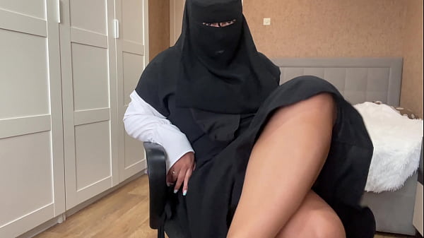 Arab Girl In Hijab Masturbates Wet Pussy