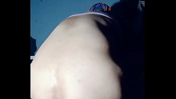 Ladyboy Se Da Sentones En Un Enorme Consolador D Zanahoria