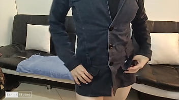 Quieres Ver Lo Que Tengo Puesto Debajo De Mi Abrigo