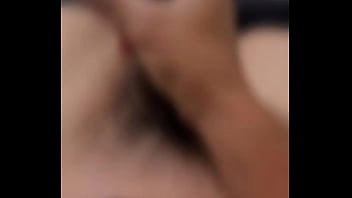 男子気持ちいい皮オナニーでイク