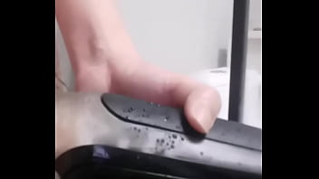 洗澡时拿着飞机杯自慰3