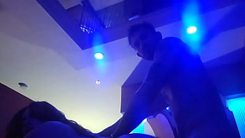 Un Movimiento Descomunal En La Cama