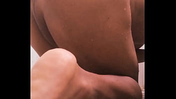 Me Meto Dedito Mientras Me Ducho