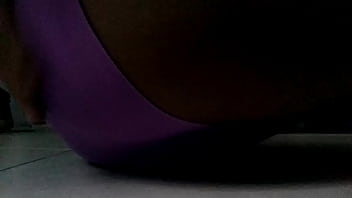 Sissy Piensa En Pene Y Se Mete Plumón En El Culo