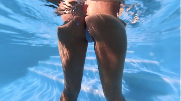 Gina Varney - Booty, Swimming-pool - Big_ass - 2025 - Hot - Scene - Video 821736