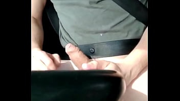 No Me Aguanto Y Me Pajeo En El Coche
