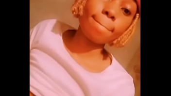 Vanesa Showing Her Boobs