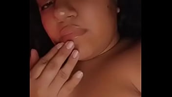 Soy Una Tremenda Putita Me Gusta Jugar Con Mi Panochita Echándome Salivita