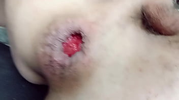 La Puttana Eccitata Mostra A Tutti Il Suo Buco Spanato