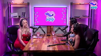 A Loirinha Mostrou Tudo Para As Duas Gostosas