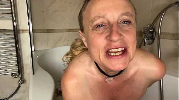 Horny Experience While Bathing