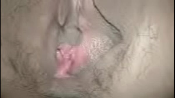 แหกหีสาวสวยเอาควยเย็ดจนแตกใน