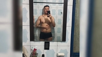 Joven Hetero Graba Video Masturbando Sus 19cm De Verga Para Su Novia !