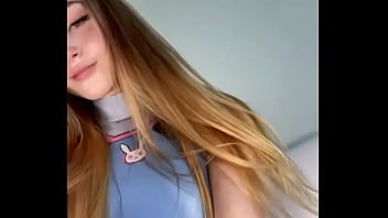Novinha Esfregando Buceta Na Tela