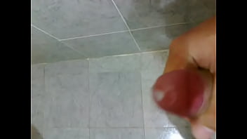 Young Boy Jerks Solo Gay - Joven Gay Se Masturba
