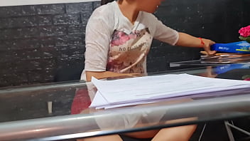 Camara Espia Arriesgada Secretaria Nataly De La Facultad De Letras De La Uba