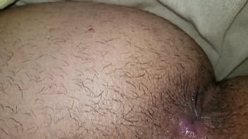 Garotão Enfiando Dedo Dentro Do Rabo