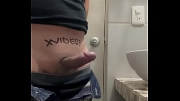 Un Venida Viendo Un Video