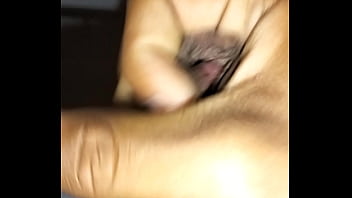 Se Masturba Porque Le Calientan Las Chicas Con El Cabello Corto