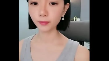 极品尤物气质美女！超棒身材！细腰一对豪乳，强烈要求收费房，掏出奶子揉捏，自摸骚穴极度诱惑 国产网约高端外围