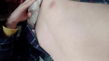 Mostrando Sus Tetas Y Su Culo