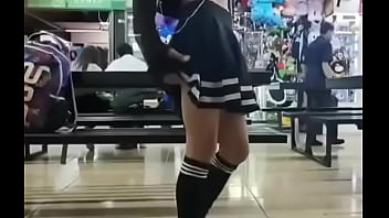 Puta Sissy Se Exhibe En La Frikiplaza